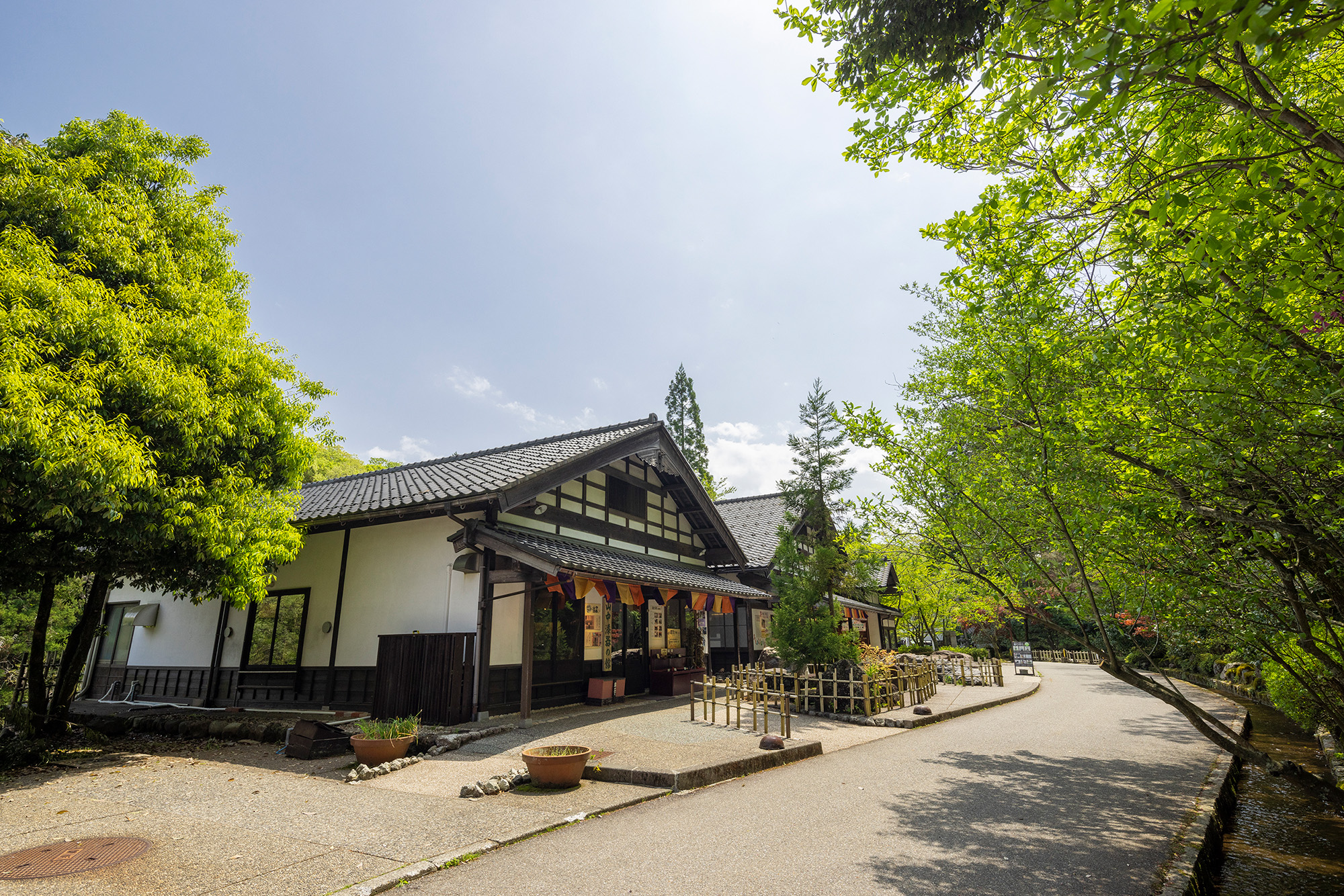 加賀 伝統工芸村 ゆのくにの森（粟津）